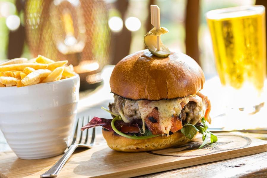 Haselbury Mill Hotel 3*