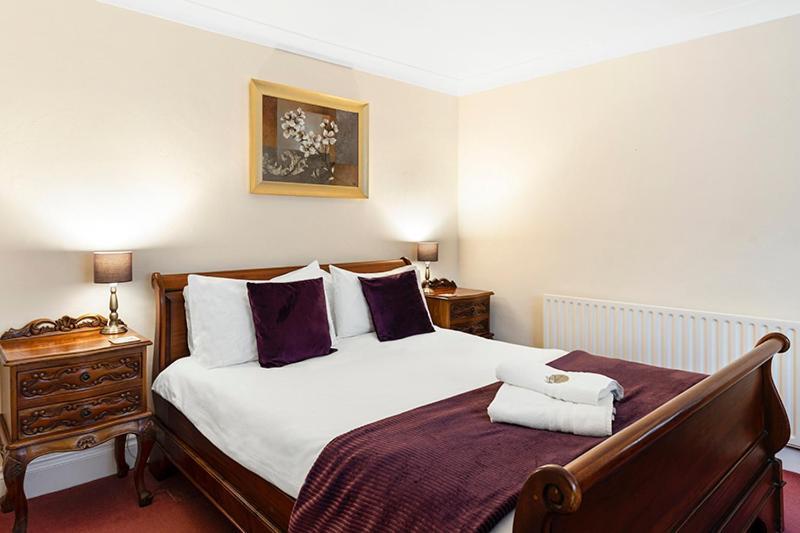 Haselbury Mill 3*
